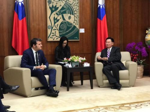 Il Senatore Centinaio con il Ministro degli Esteri del Taiwan